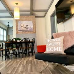 Huge 6BR Home , Modern & Convenient