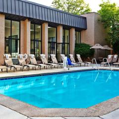 Sheraton Milwaukee Brookfield