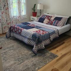 Bright and Cozy room in a Charming Homestay!!