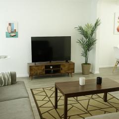 Spacious 2BR Townhouse - 3 Queens - Sleeps 8