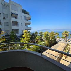 Apartment Palm-Side