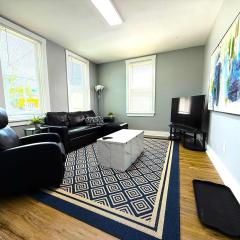 Cozy unit King bed & laundry