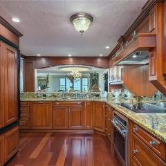 Spacious 3-Bedroom Condo with Beach Access