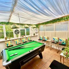 16th Century Farm House,6 Beds,5 BATHROOMS,SLEEPS 15,BBQ,HOT TUB,CINEMA ROOM WITH SURROUND SOUND,With Cymru Holidays