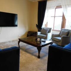 Spacious 3 Bed Family Friendly Home with Garden & Parking Sleeps 6 & Baby Near Glasgow City