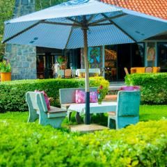 Karisimbi Cave Resort