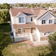 Family Retreat Near SLC Airport 6 BR 3 Bath