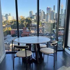 City Views Apartment with Free Parking