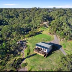 Whispering Wallaby Cottage - 33 Acre Property