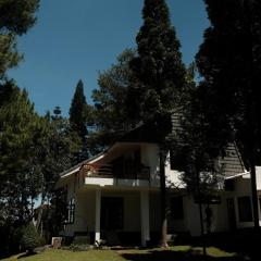 Balconé Lodge