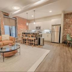 Chic Modern 2 bed Apartment with Exposed Brick