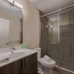 Downtown Designer Home Keyless Washer and Dryer
