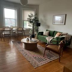 Cozy and Modern 1 Br in Kenmore Sq