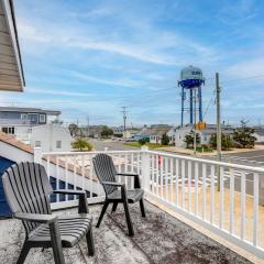 8 Mi Barnegat Lighthouse Apt with Balcony!