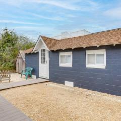 Steps to Surf City Beach Pet-Friendly Cottage!