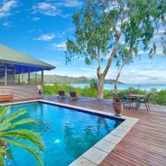 Absolute Beachfront and Pool House