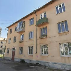 LG53 Tour & Hostel
