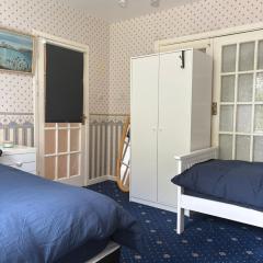 Superb Triple Room near Airport - 1