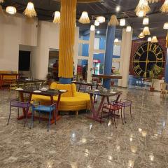 Hotel Nikunj, Kilerama