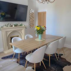 3-bed Victorian Townhouse, Sleeps 6, Garden, Free Parking