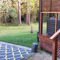 The Bungalow - Luxurious & Calm - Beach and Bush Retreat