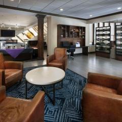 DoubleTree by Hilton Manhattan, KS