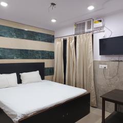 Ajeet Home Stay--300 Meters Nizamuddin Railway Station Gate No 4