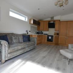 Beautiful Lodge in Newmarket with parking