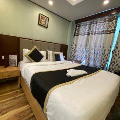 Hotel Soft Petal Near Janambhoomi - Best Rated Area 10 min Distance from Railway station
