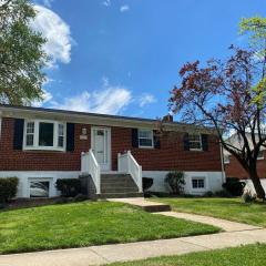 North Bethesda Gem - Entire House 5 min from Metro