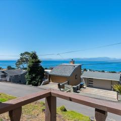 Cozy Oceanview Beach House Monthly Only