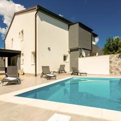 Stunning Home In Soline