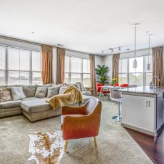 Luxury Downtown Crown Apartment