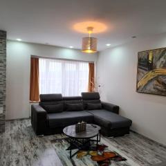 New build flat - Walking distance from the airport