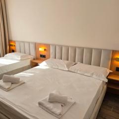 Azure Hotel Dhermi