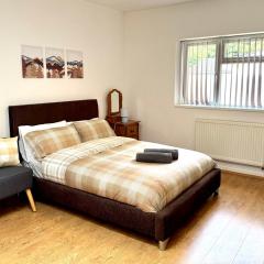 Birmingham Central Spacious Studio flat WiFi Parking