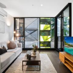 Elegant 1-Bed Apartment with Premium Amenities