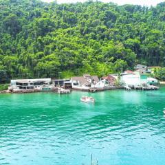 1819 Marine Hotel