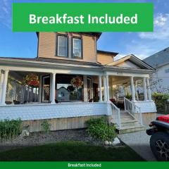 Perfection near the River - 4 Bedroom Villa Complimentary Breakfast Delivered Daily to the Rental
