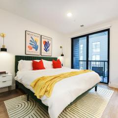 LUX Studio King Bed Free Parking Gym New