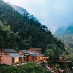 Ethnic Hundred-years Elysian Culture&Art Scholar Resorts