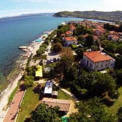 Villa Almira