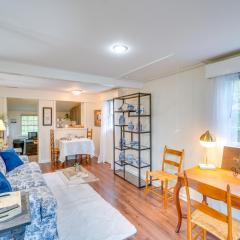 Hike, Sip and Explore Charming Waterford Cottage!