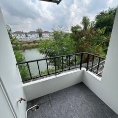 Budget Comfy rooms Suvarnabhumi Airport