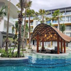 Modern Condo in Wyndham Gardens on the beach