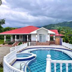 Villa Gladys con Piscina Privada y Vista Natural