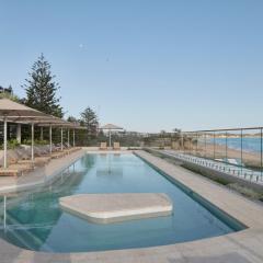 Kirra Point Holiday Apartments