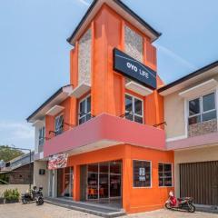 OYO Living 1877 Side Corner