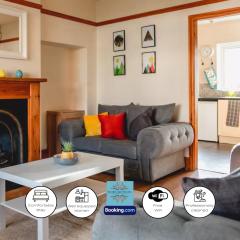 3 Bedroom House By Escape & Estates Short Lets & Serviced Accommodation Birmingham With Patio & Garden
