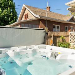 Private HotTub GameRoom and Fenced Backyard